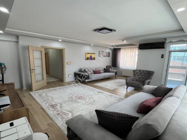 Çerkezköy Merkezde Yıldırım Beyazıt Mah. 2+1 110m2 Ara Kat Daire