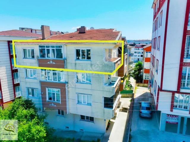 Çerkezköy'de Mermezi Konumda Ön Cephe Kiralık 2+1 110m2