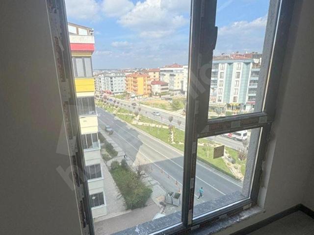 ÇERKEZKÖYDE ERFA PLUS SİTESİNDE ŞEHRİN MERKEZİNDE 1 +1 YENİ SIFIR KOMBİLİ SATILIK DAİRE