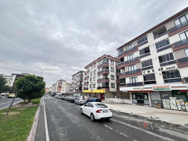 Çerkezköy'de Geniş Kullanışlı Ebeveyn Banyolu 3 + 1 Daire
