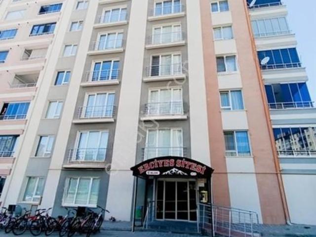 Erkilet Ertuğrul Gazi'de Site İçerisinde Satılık 4+1 Daire
