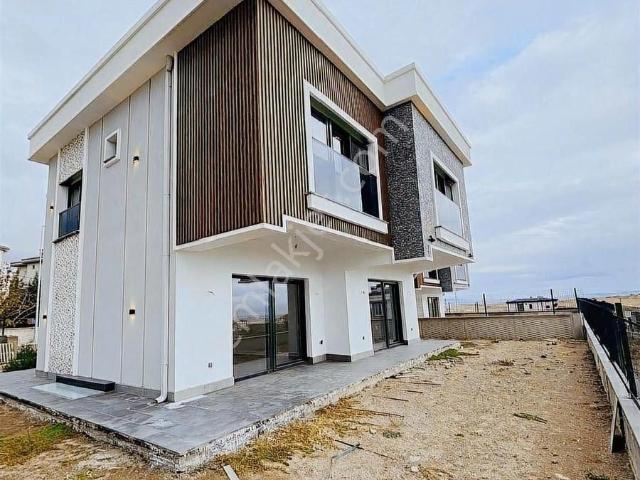 Erkiletin En Pestijli Konumunda 8+1 Ultra Lüks 3 Katlı Villa