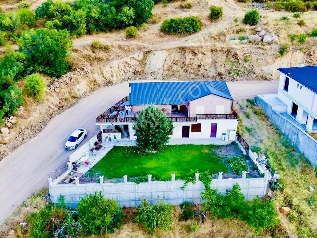 Erkmen'de Muhteşem Doğa Manzaralı Kendine Münhasır Villa
