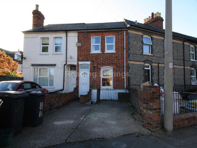 Erleigh Road 3 bed terraced house to rent £2,100 pcm £485 pw