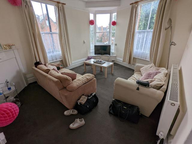 Erleigh Road, Reading RG1, 2 bed flat to rent, £1,400 pcm | PrimeLocation