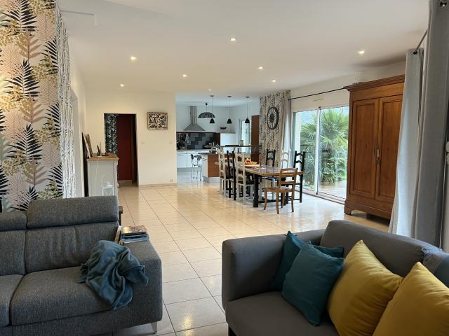 Erquy 22430, Secteur les Hôpitaux, grande maison confortable de 200 m2 habitable de 2007
