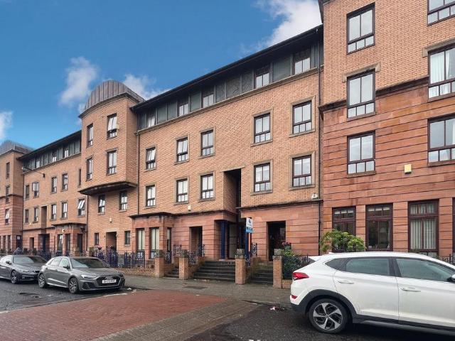 Errol Gardens, Glasgow, G5 2 bed flat to rent £1,195 pcm £276 pw