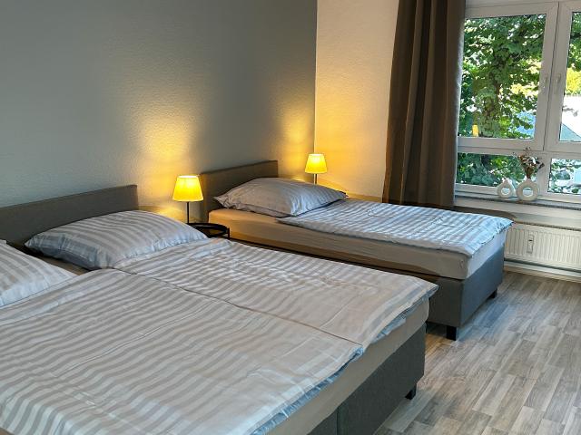 ERSTAY bis zu 5 Personen I Balkon