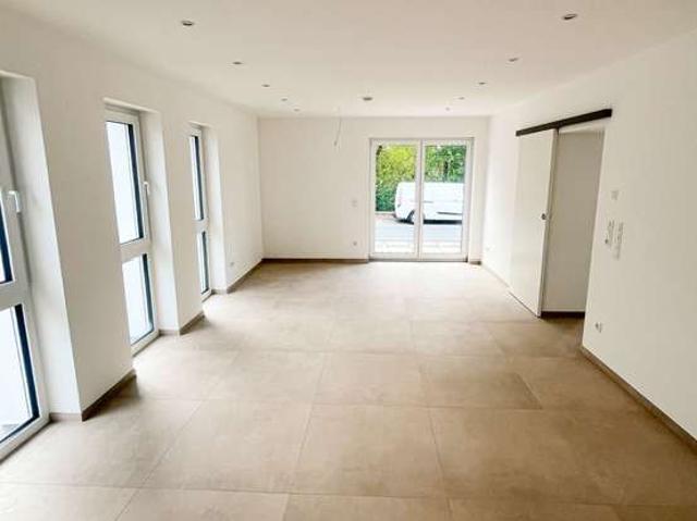 Erstbezug 3 Zimmer OG Whg. in Bünde | Balkon • Garage/Wallbox • Erdwärme/PV • Smart Home in Toplage