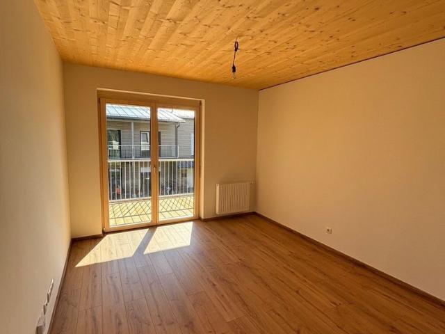 ERSTBEZUG 3 Zimmer Wohnung im Landhausstil mit Balkon Tierpark & Badesee in der Nähe