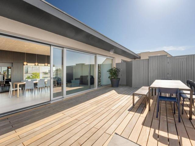 Erstbezug! 2,5 Zimmer Dachgeschosswohnung mit Terrasse, Nähe Parkanlage Theophil Hansen Gasse