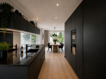 Erstbezug 2.5 Zimmer Neubau Attikawohnung mit See und Bergsicht