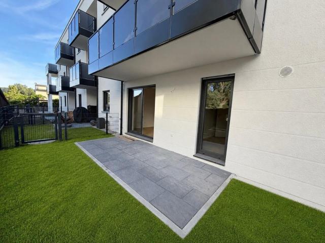 ERSTBEZUG 2 Zi. Whg. mit Süd West Terrasse + Garten, FBH, interner Keller, elektr. Rolläden