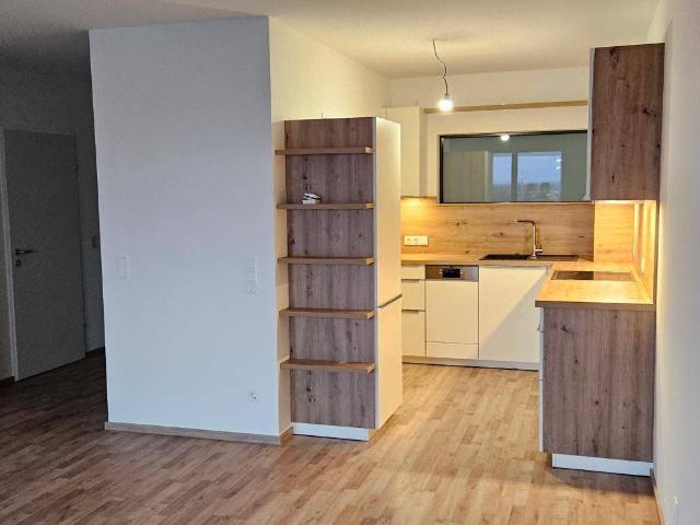 Erstbezug 2 Zimmerwohnung mit geräumigen Balkon, 2 Tiefgaragenplätzen
