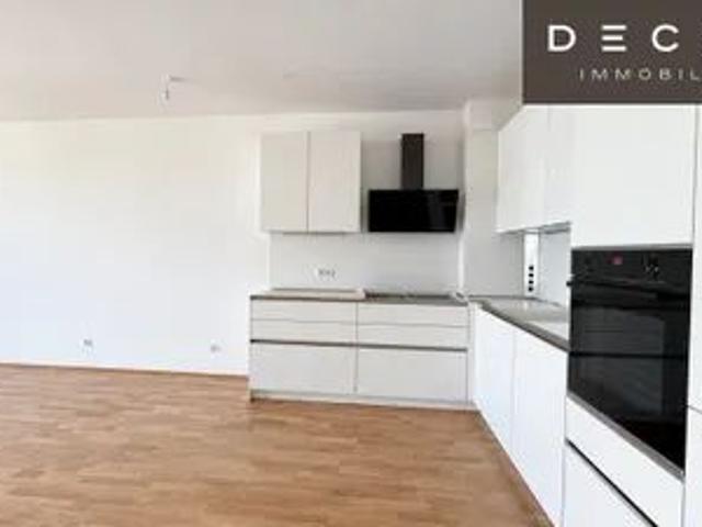 / ERSTBEZUG / 2 ZIMMER / AB SOFORT VERFÜGBAR / FREIFLÄCHE