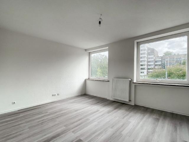 ERSTBEZUG – 2 Zimmer – Aufzug – Bermudadreieck / Schauspielhaus