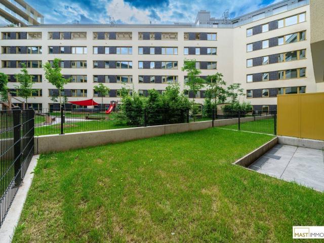 Erstbezug* 2 Zimmer Gartenwohnung mit über 40qm Freifläche!