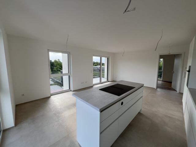 Erstbezug: 4,5 Zimmer OG Wohnung mit Balkon und Küche