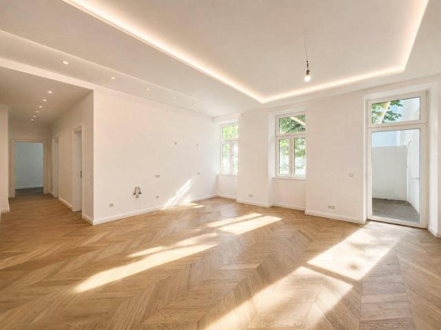 ERSTBEZUG 4 Zimmer Altbauwohnung mit 2 Balkonen nahe 1010 in absoluter Ruhelage
