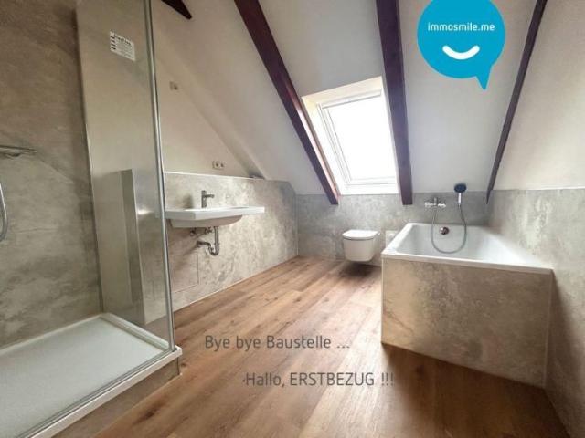 ERSTBEZUG • 4 Zimmer • Dachgeschoss Wohnung • Balken und Schrägen • mit Carport • in Schönau