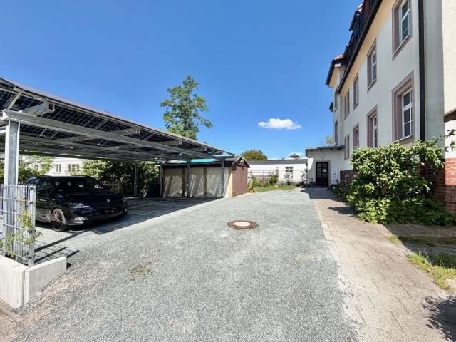 ERSTBEZUG • 4 Zimmer • Dachgeschoss Wohnung • Balken und Schrägen • mit Carport • in Schönau