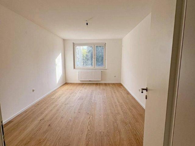 Erstbezug 4 Zimmer Wohnung mit Balkon & Stellplatz in 8042 Graz