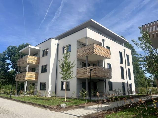 Erstbezug 4 Zimmer Wohnung mit großem Balkon, Niedrigenergiehaus KFW 40 mit eigener PV Anlage!