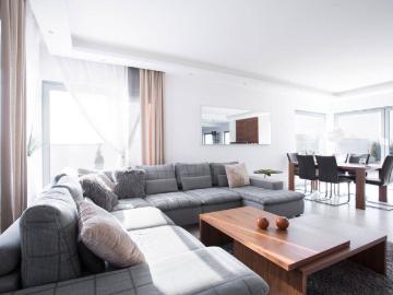 ERSTBEZUG: 4 Zimmer Wohnung mit Eigengarten und idealem Wohnkonzept