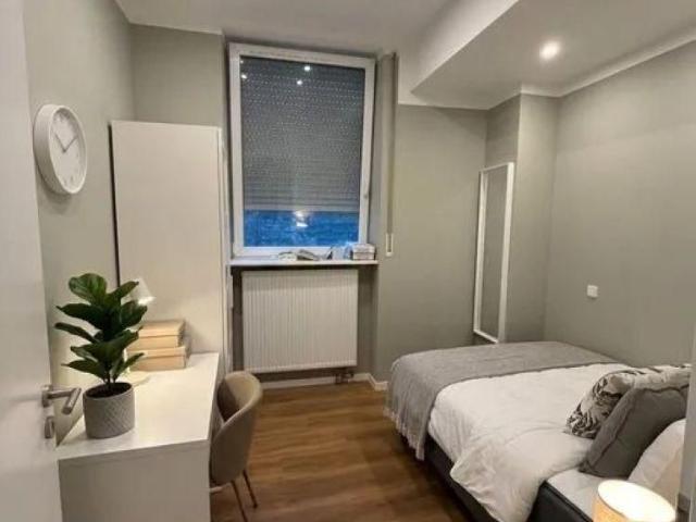 Erstbezug, 4er WG in der Südstadt mit Aufenthaltsraum und Balkon