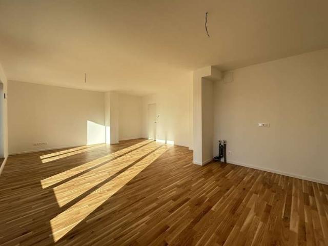 Erstbezug* 5 Raum Wohnung mit sonniger Terrasse in Dresden Friedrichstadt