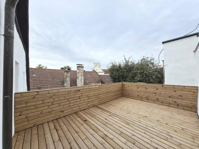 Erstbezug 60m2 neusanierte Altbauwohnung mit Dachterrasse