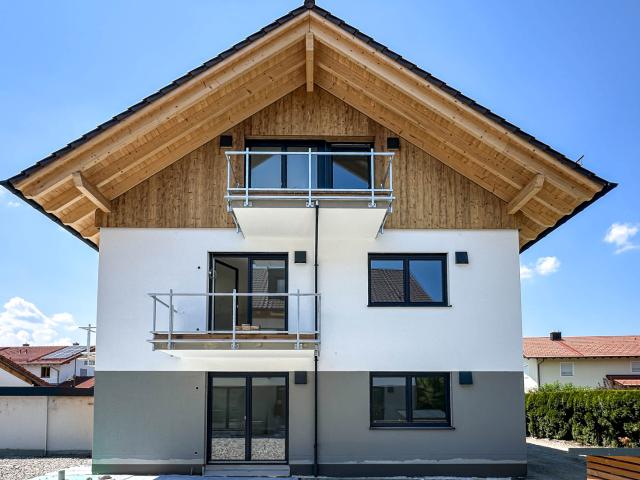 Erstbezug ab August 2026 Exklusive 3 Zimmer Wohnung mit Ost und Südbalkon Bergblick provisionsfrei