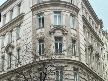 Erstbezug: Altbauwohnung 3 Zimmer zentral WG Eignung