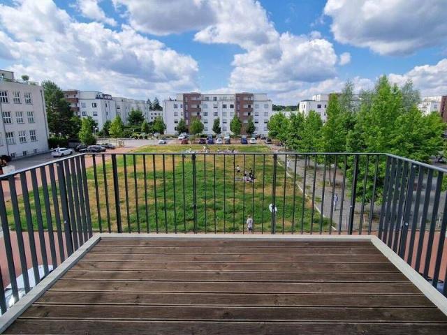 ERSTBEZUG Attraktive Neubauwohnung mit EBK und TG Stellplatz!