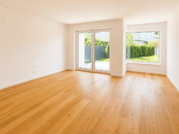 Erstbezug auf Eigengrund – Modernes Reihenhaus mit großem Garten & 2 Stellplätzen