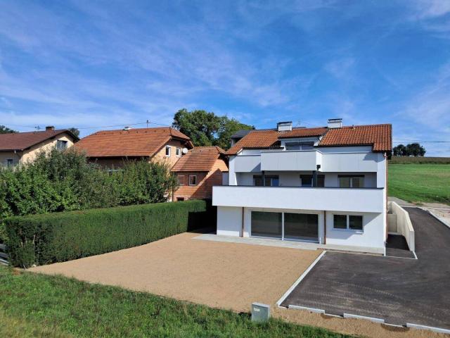 Erstbezug: Gartenwohnung mit Haus Charakter und Grünblick in Wallern an der Trattnach Breitwiesen !