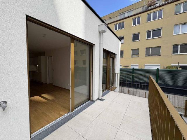 ERSTBEZUG geräumige Balkonwohnung Innenhoflage UBahnnähe