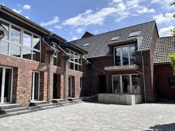 Erstbezug! Großzügige Maisonettewohnung am Kalkumer Schloss!