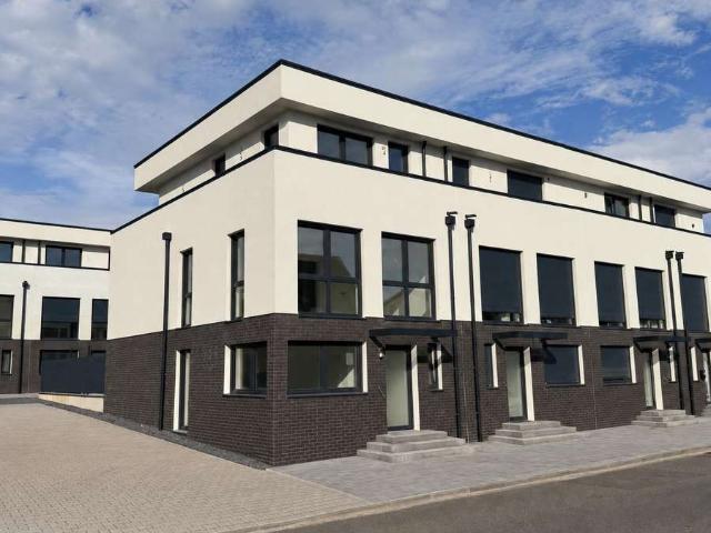 ERSTBEZUG: Eckhaus in Jüchen