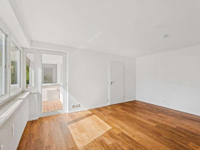 ERSTBEZUG: Erdgeschoss Wohnung 3,5 Zimmer in der Dreifaltigkeit