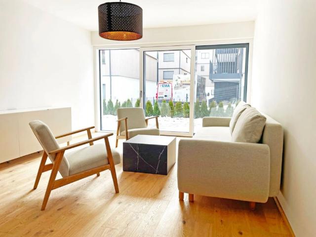 Erstbezug! Exklusive, voll möblierte Wohnung mit Terrasse, Garten & TG Stellplatz, in Bestlage!
