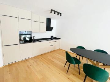 Erstbezug! Exklusive, voll möblierte Wohnung mit Terrasse, Garten & TG Stellplatz, in Bestlage!