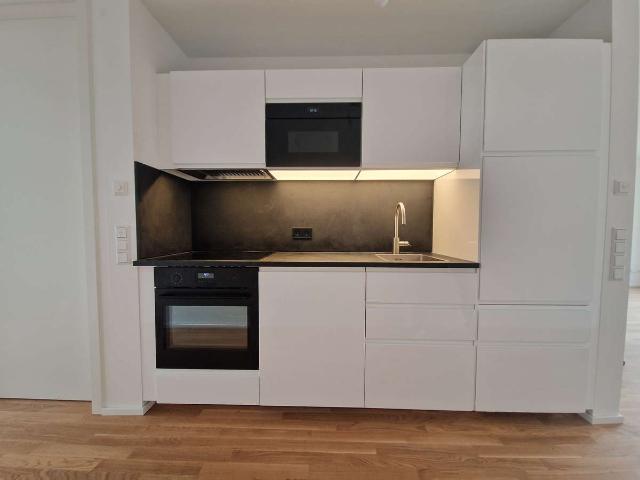 Erstbezug: Exklusive 2,5 Zimmer Wohnung für Singles und Paare
