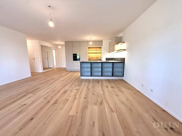 Erstbezug! Exklusive 4 Zimmer Gartenwohnung mit Loggia und TG Platz!