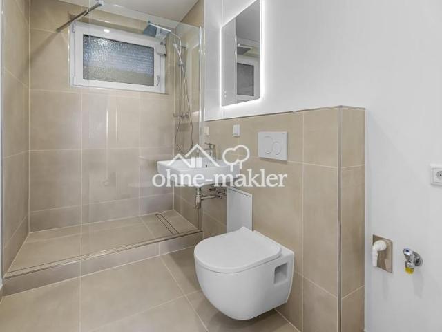 Erstbezug: Frisch sanierte 2 Zimmer Wohnung mit Loggia