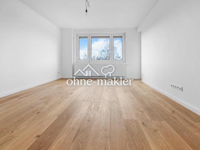 Erstbezug: Frisch sanierte 2 Zimmer Wohnung mit Loggia