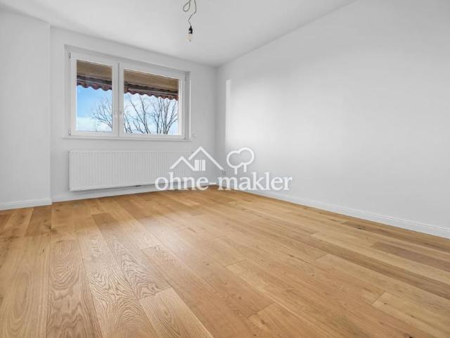 Erstbezug: Frisch sanierte 2 Zimmer Wohnung mit Loggia
