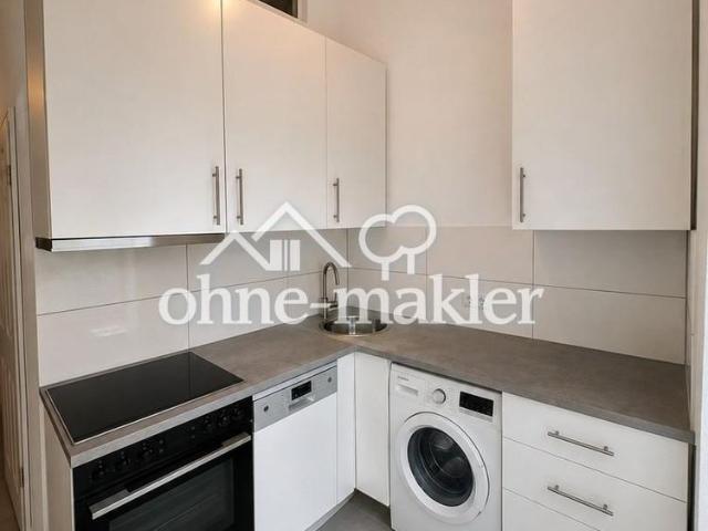Erstbezug* Kernsanierte 3 Zimmer Altbau Wohnung mitten auf der Bergerstraße mit EBK und Balkon