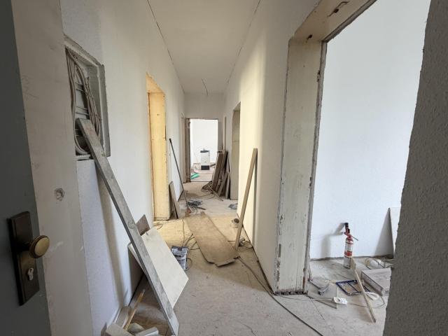 Erstbezug* Kernsanierte 3 Zimmer Altbau Wohnung mitten im Nordend mit EBK und Skylineblick