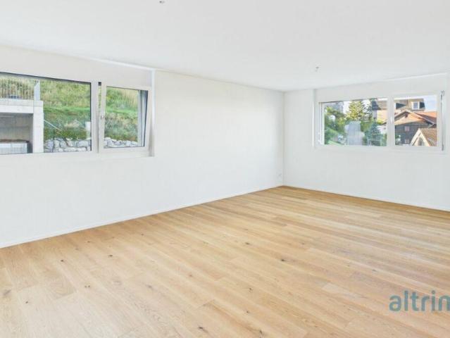 Erstbezug: hochwertige 3.5 Zimmer Wohnung mit herrlicher Aussicht